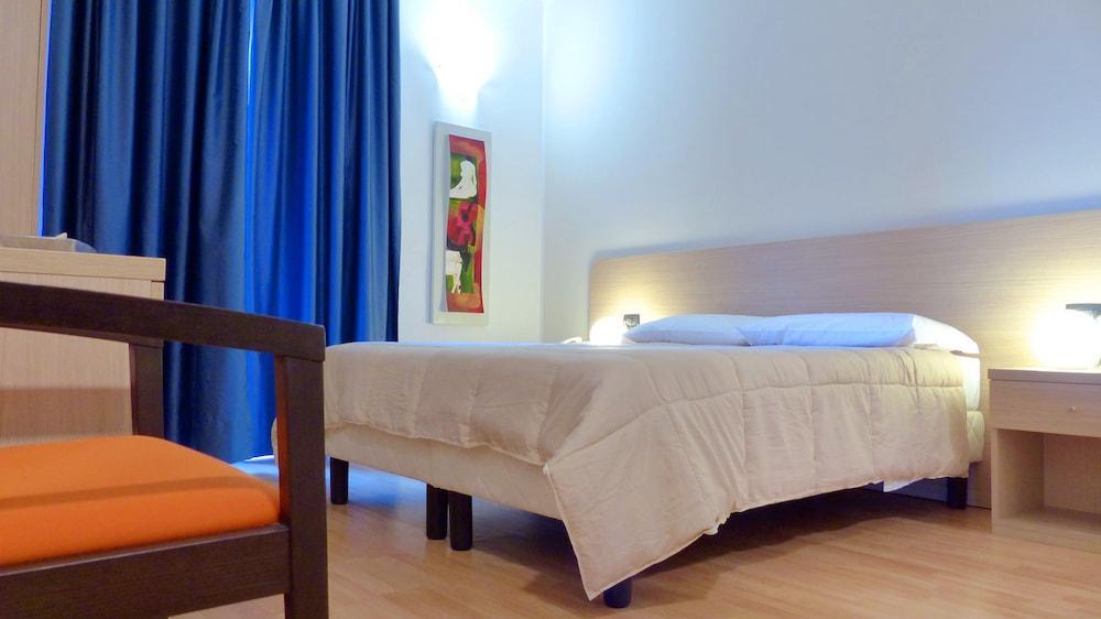 Mercury Boutique Hotel 4*